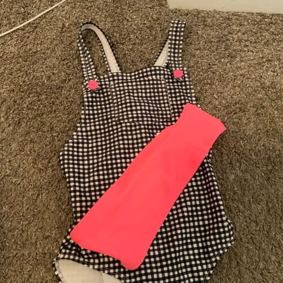 Pink tub swim top with checkered swimsuit over message me if interested - Picture 2 of 2
